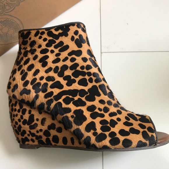 NAUGHTY MONKEY Leopard Wedge shoes - Picture 16 of 16